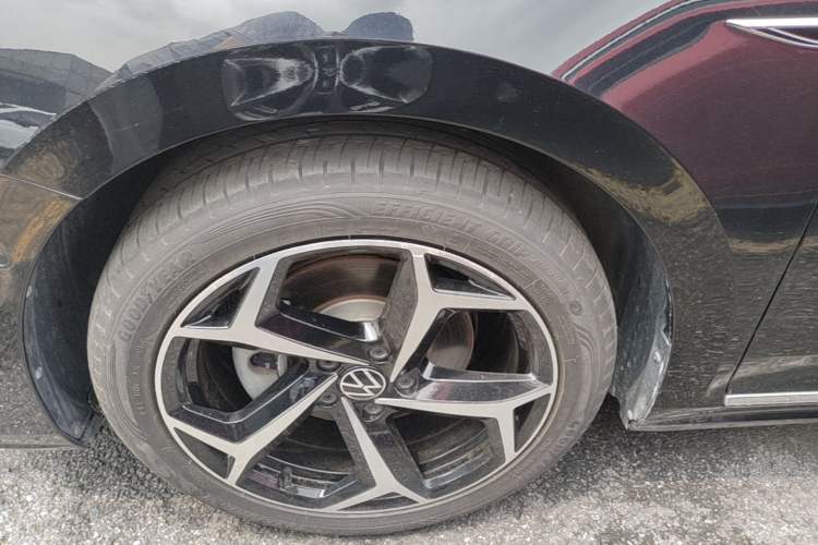 Used Volkswagen Passat 2023 330TSI Starry Luxury Edition Left Front Wheel Hub
