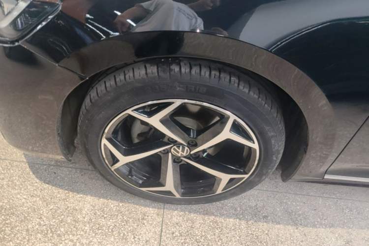 Used Volkswagen Passat 2023 Revised 330TSI Starry Elite Edition Left Front Wheel Hub