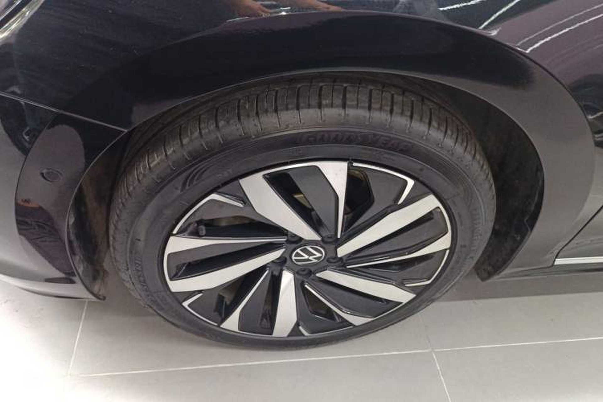 Used Volkswagen Passat 2023 Facelift 330TSI Luxury Edition Left Front Wheel Hub