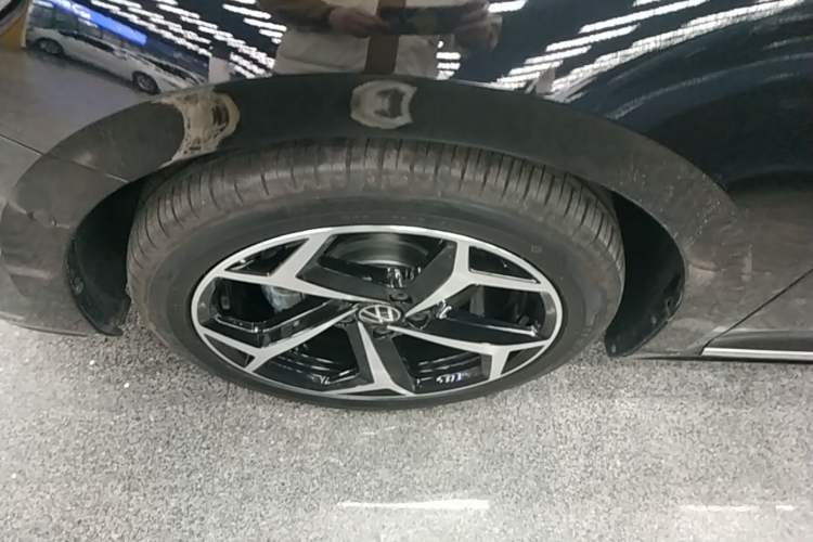 Used Volkswagen Passat 2023 330TSI Starry Luxury Edition Left Front Wheel Hub