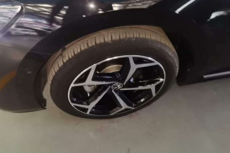 Used Volkswagen Passat 2023 330TSI Starry Luxury Edition Left Front Wheel Hub