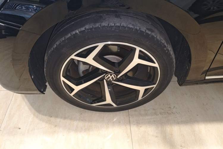 Used Volkswagen Passat 2023 Revised 330TSI Starry Elite Edition Left Front Wheel Hub