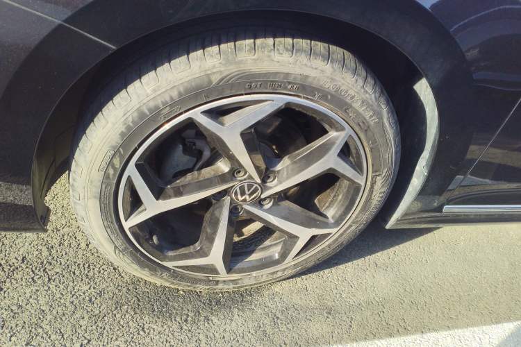 Used Volkswagen Passat 2023 Revised 330TSI Starry Elite Edition Left Front Wheel Hub