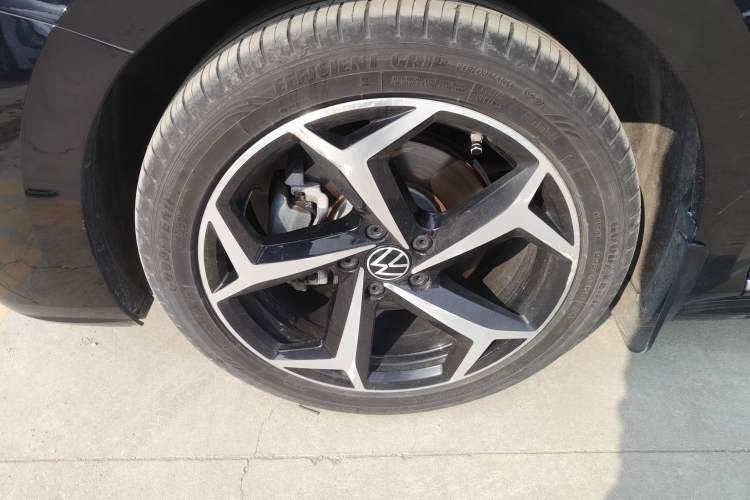 Used Volkswagen Passat 2023 Revised 330TSI Starry Elite Edition Left Front Wheel Hub