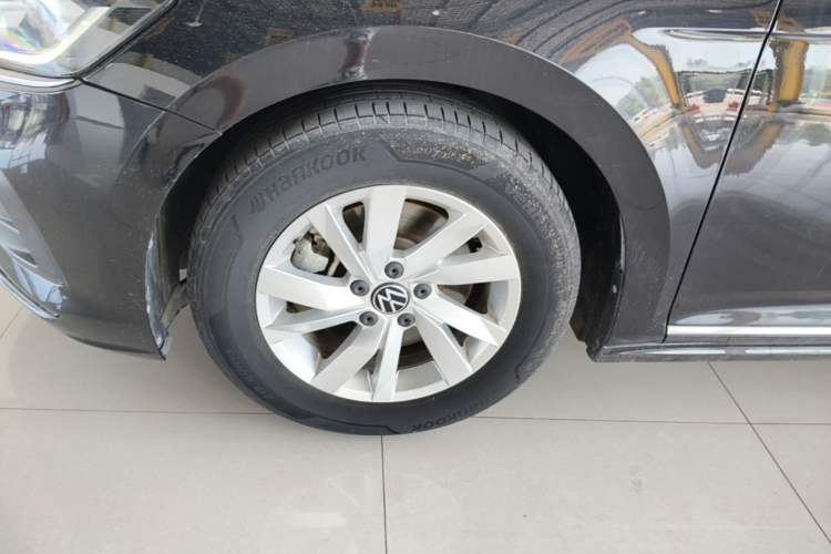 Used Volkswagen Passat 2023 280TSI Business Edition Left Front Wheel Hub
