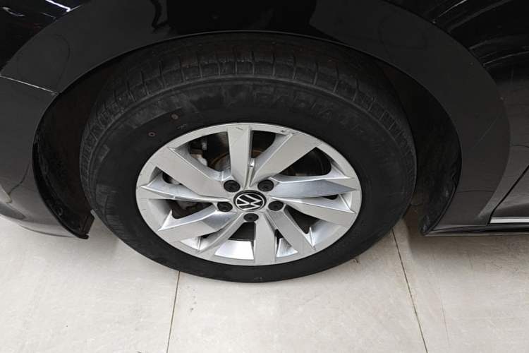 Used Volkswagen Passat 2023 280TSI Business Edition Left Front Wheel Hub