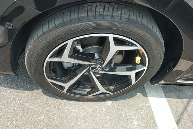 Used Volkswagen Passat 2023 Restyled 330TSI Starry Luxury Edition Left Front Wheel Hub
