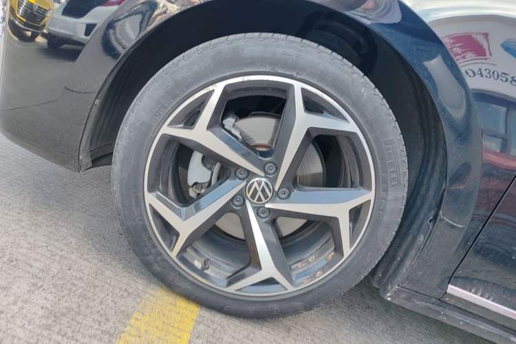 Used Volkswagen Passat 2023 Revised 330TSI Starry Elite Edition Left Front Wheel Hub