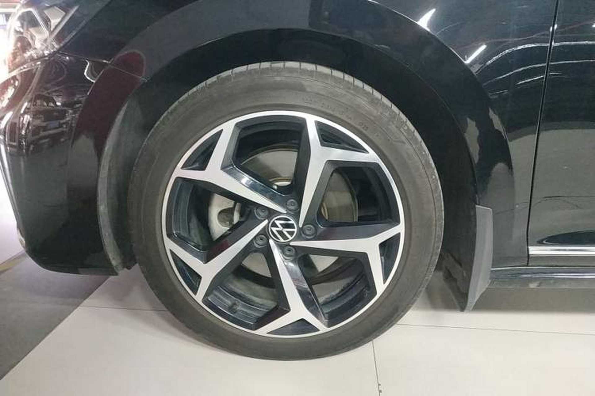 Used Volkswagen Passat 2023 Revised 330TSI Starry Elite Edition Left Front Wheel Hub