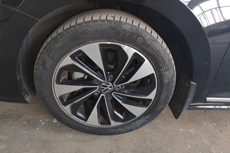 Used Volkswagen Passat 2023 Revised 330TSI Starry Elite Edition Left Front Wheel Hub