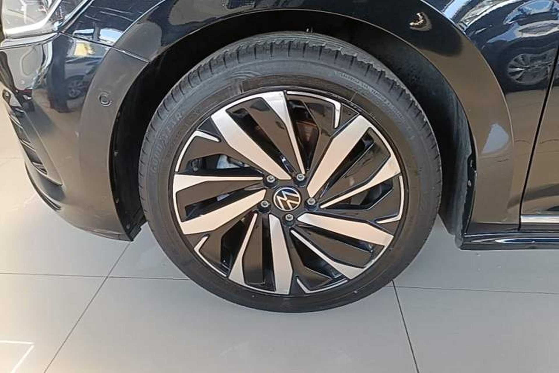 Used Volkswagen Passat 2023 Facelift 330TSI Luxury Edition Left Front Wheel Hub