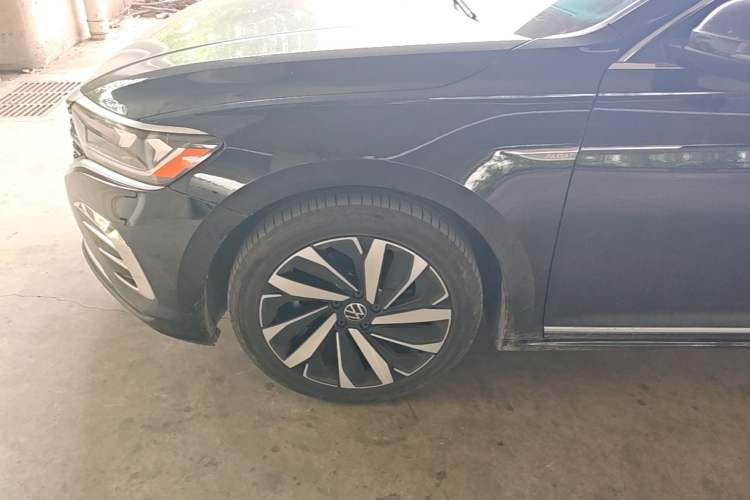 Used Volkswagen Passat 2023 Revised 330TSI Elite Edition Left Front Wheel Hub