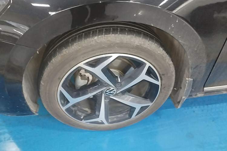 Used Volkswagen Passat 2023 330TSI Starry Elite Edition Left Front Wheel Hub