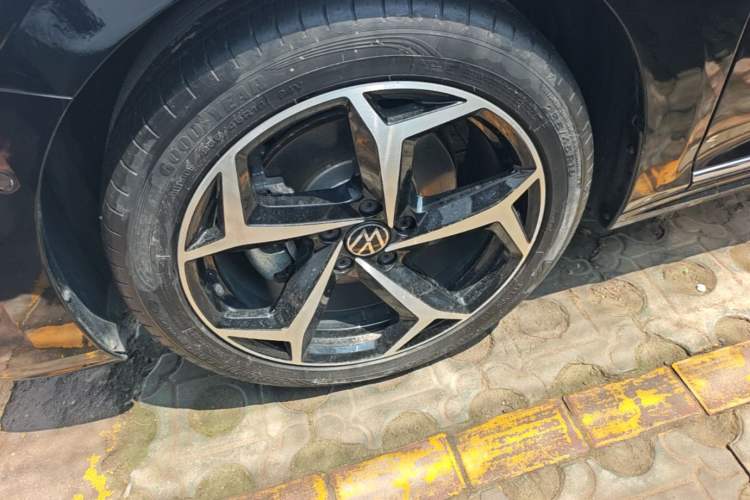 Used Volkswagen Passat 2023 Restyled 330TSI Starry Luxury Edition Left Front Wheel Hub