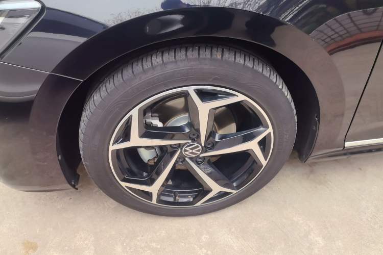 Used Volkswagen Passat 2023 Revised 330TSI Starry Elite Edition Left Front Wheel Hub