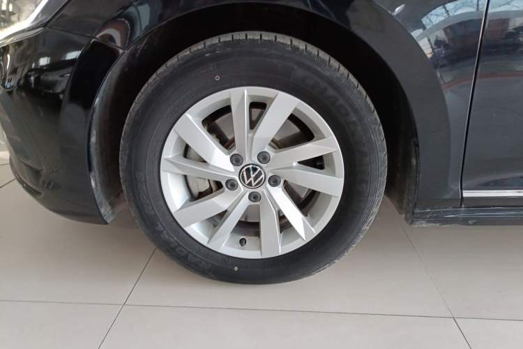 Used Volkswagen Passat 2023 280TSI Business Edition Left Front Wheel Hub