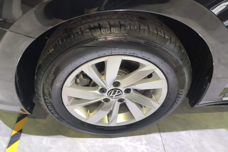 Used Volkswagen Passat 2023 Revised Version 280TSI Business Edition Left Front Wheel Hub