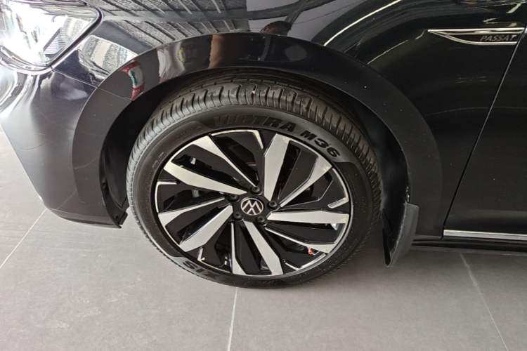 Used Volkswagen Passat 2023 Revised 330TSI Starry Elite Edition Left Front Wheel Hub