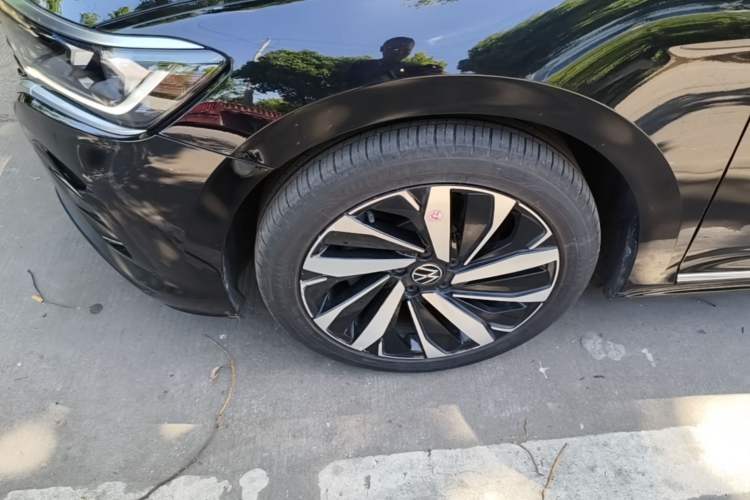 Used Volkswagen Passat 2023 330TSI Elite Edition Left Front Wheel Hub