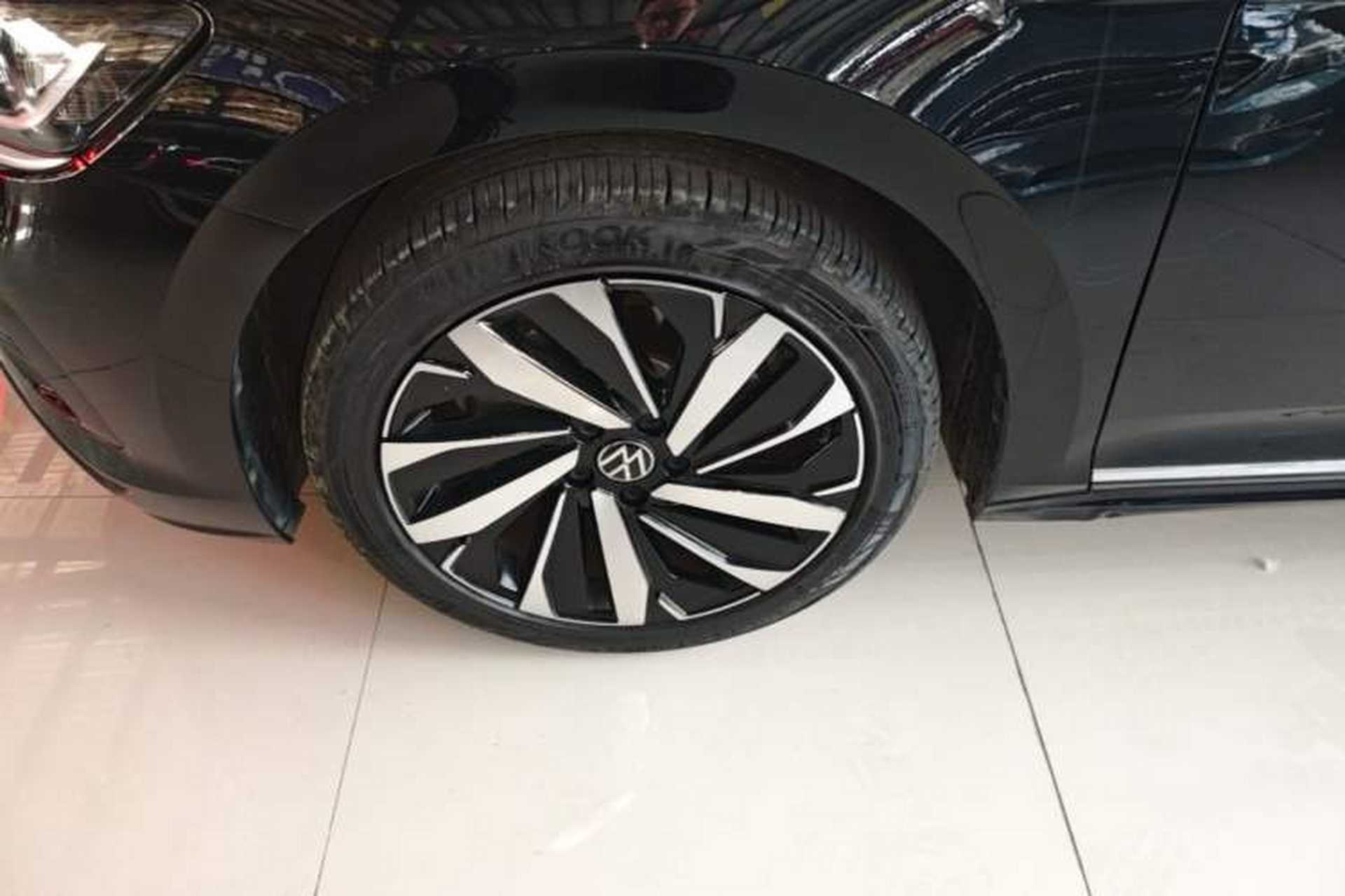 Used Volkswagen Passat 2023 Revised 330TSI Elite Edition Left Front Wheel Hub