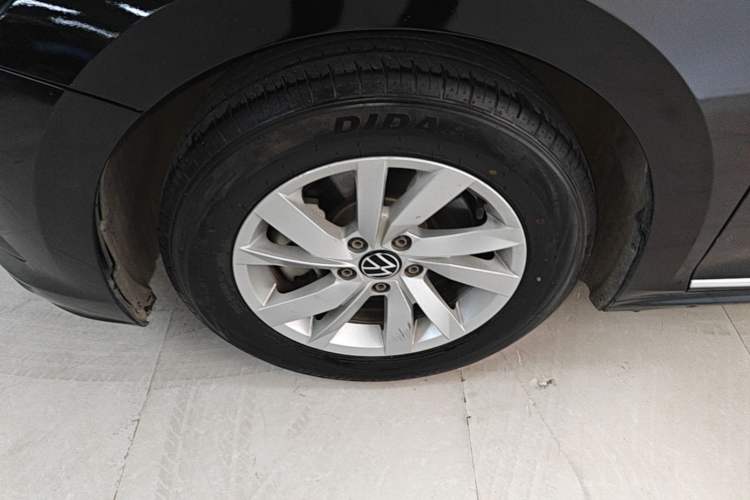 Used Volkswagen Passat 2023 280TSI Business Edition Left Front Wheel Hub