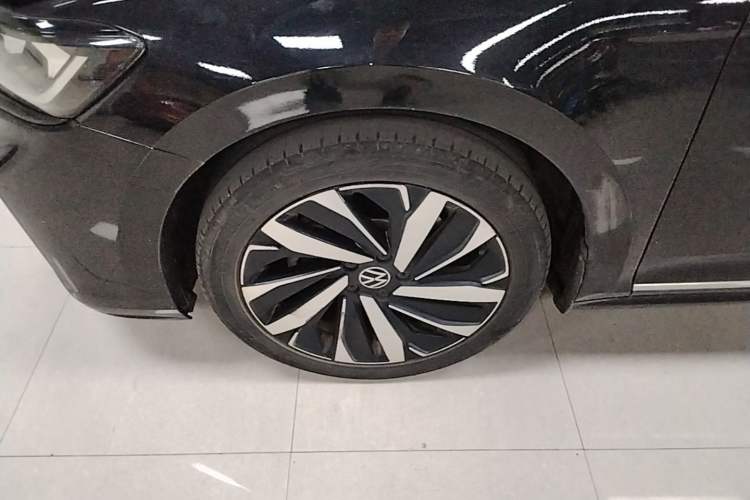 Used Volkswagen Passat 2023 Revised 330TSI Starry Elite Edition Left Front Wheel Hub