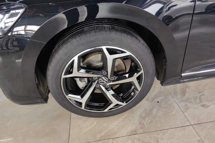 Used Volkswagen Passat 2023 Revised 330TSI Starry Elite Edition Left Front Wheel Hub