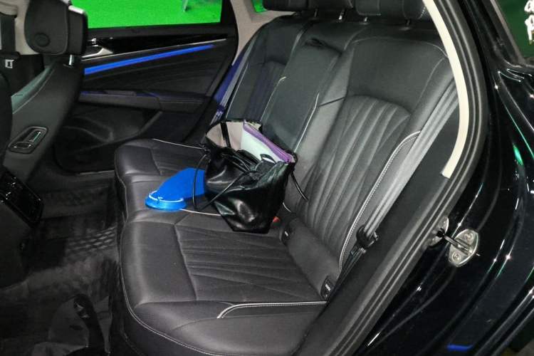Used Volkswagen Passat 2023 330TSI Starry Luxury Edition Left Rear Seat
