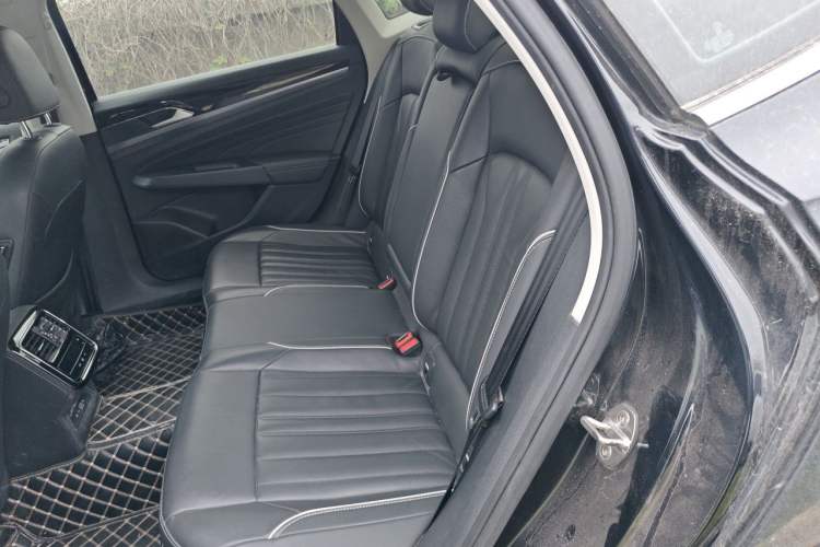 Used Volkswagen Passat 2023 330TSI Starry Luxury Edition Left Rear Seat