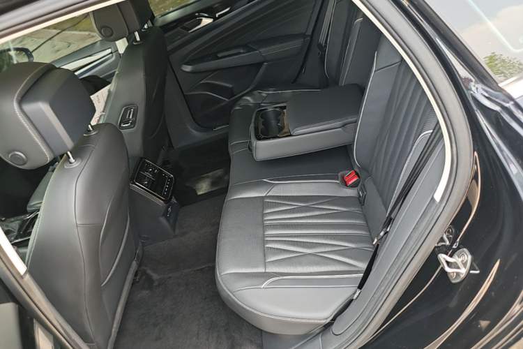 Used Volkswagen Passat 2023 Revised Version 380TSI Flagship Edition Left Rear Seat