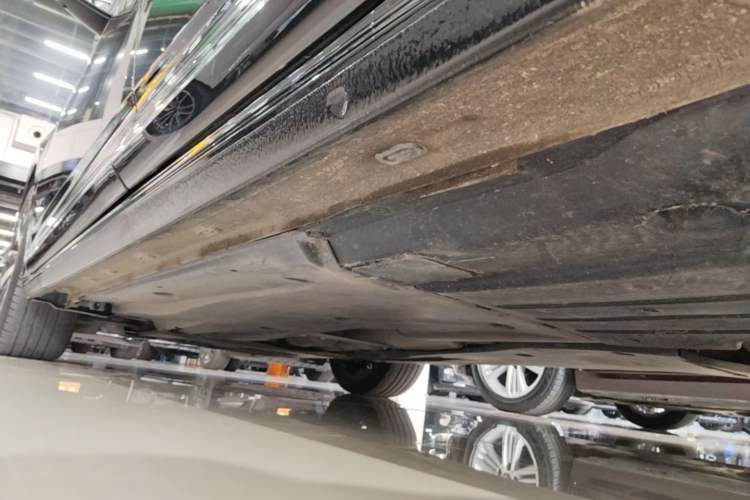 Used Volkswagen Passat 2023 Facelift 330TSI Luxury Edition Left Side Sill