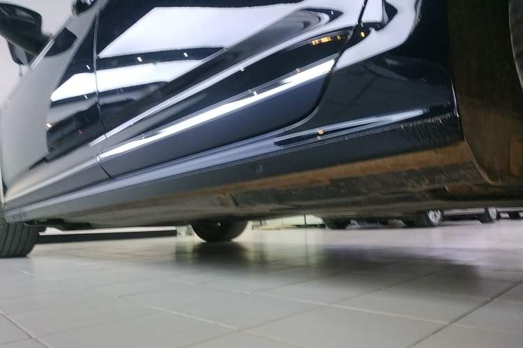 Used Volkswagen Passat 2023 Revised 330TSI Elite Edition Left Side Sill