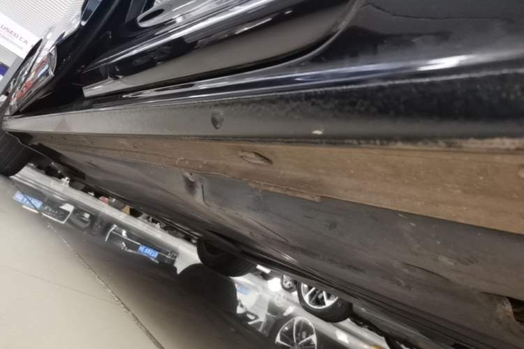 Used Volkswagen Passat 2023 330TSI Elite Edition Left Side Sill