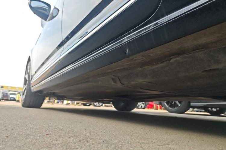Used Volkswagen Passat 2023 330TSI Starry Luxury Edition Left Side Sill