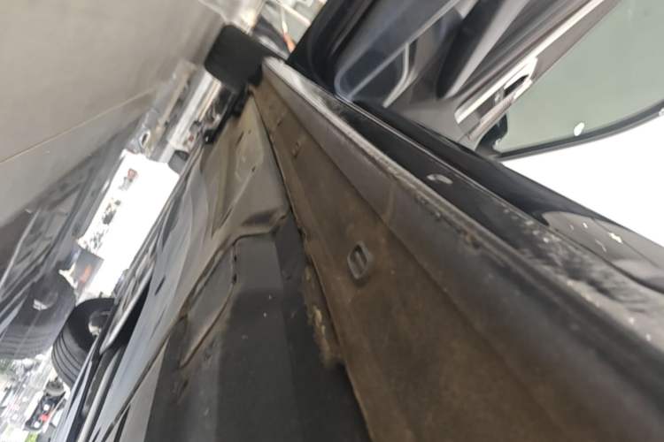 Used Volkswagen Passat 2023 330TSI Starry Luxury Edition Left Side Sill