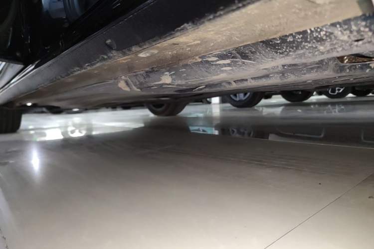 Used Volkswagen Passat 2023 330TSI Luxury Edition Left Side Sill