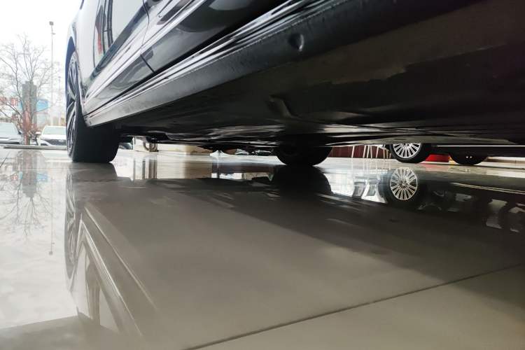 Used Volkswagen Passat 2023 380TSI Luxury Edition Left Side Sill