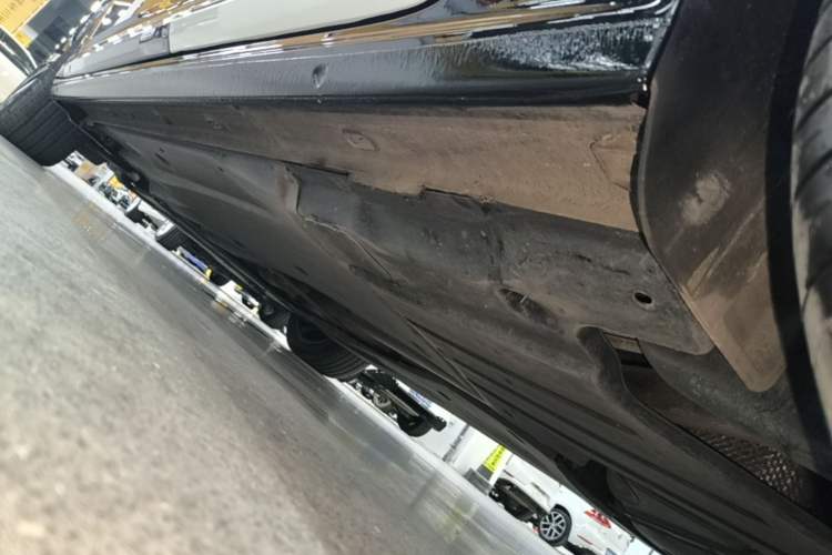 Used Volkswagen Passat 2023 Facelift 330TSI Luxury Edition Left Side Sill