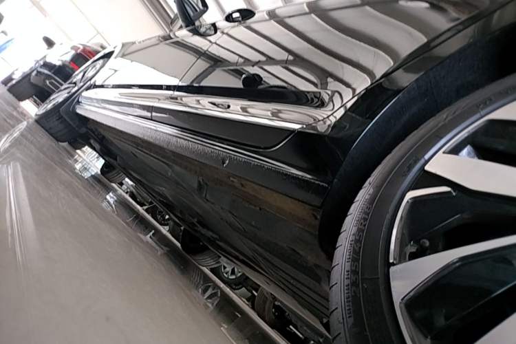 Used Volkswagen Passat 2023 Facelift 330TSI Luxury Edition Left Side Sill