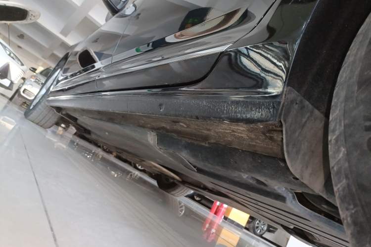 Used Volkswagen Passat 2023 280TSI Business Edition Left Side Sill
