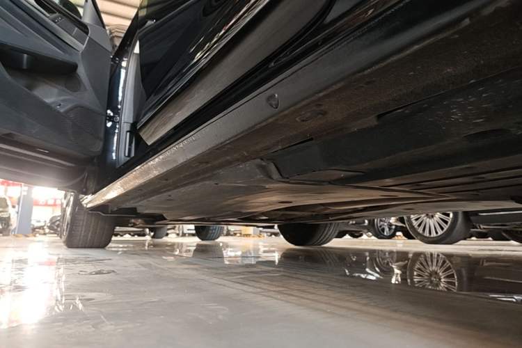 Used Volkswagen Passat 2023 Revised 330TSI Elite Edition Left Side Sill