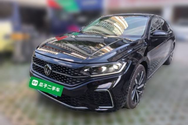 Ojetý Volkswagen Passat 2023 330TSI Elite Edition
