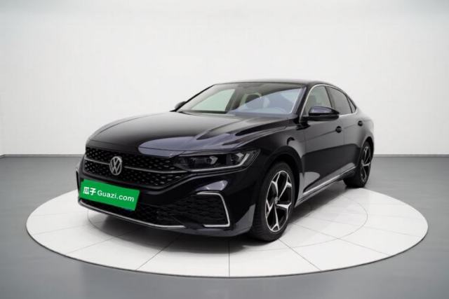 Ojetý Volkswagen Passat 2023 Revised 330TSI Starry Elite Edition