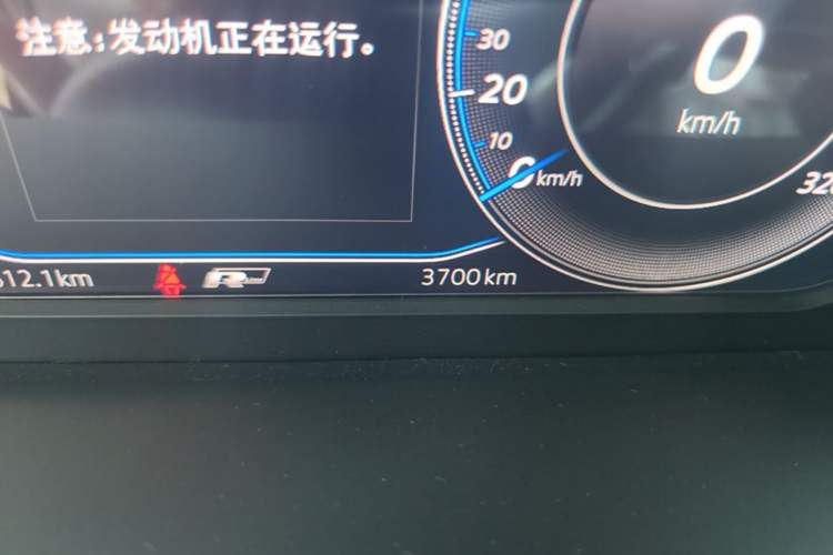 Used Volkswagen Passat 2023 Facelift 330TSI Prestige Edition Odometer Close Up