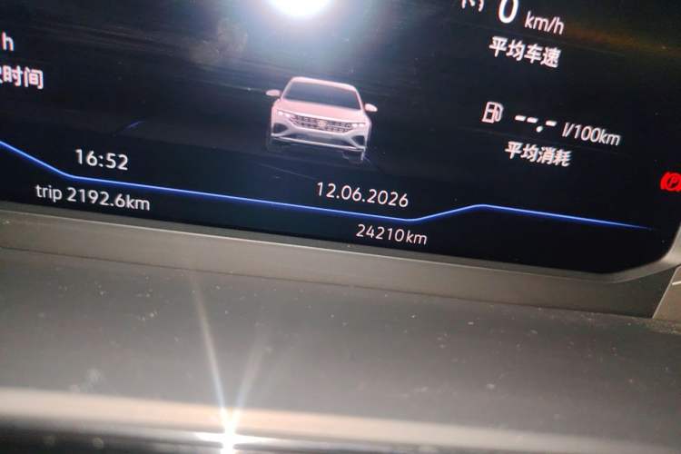 Used Volkswagen Passat 2023 Facelift 330TSI Luxury Edition Odometer Close Up