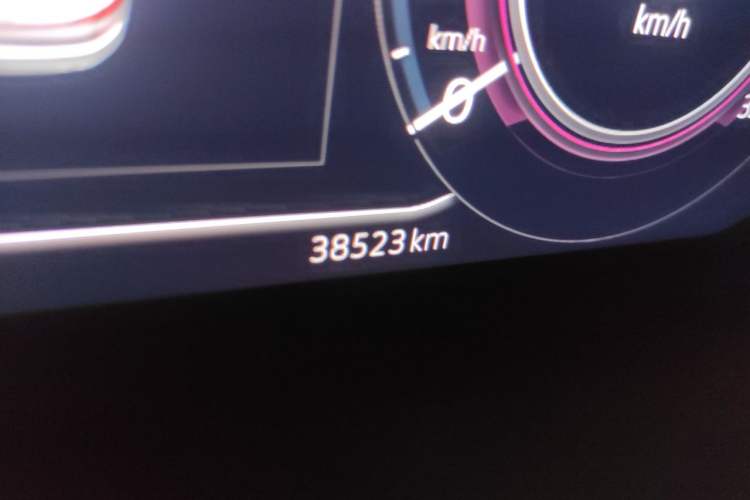 Used Volkswagen Passat 2023 Revised 330TSI Starry Elite Edition Odometer Close Up