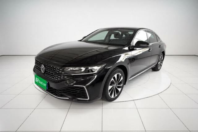 Volkswagen Passat 2023 330TSI Starry Elite Edition usado