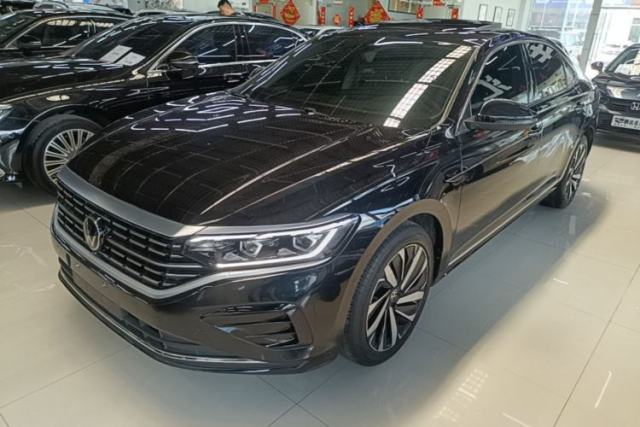 Used Volkswagen Passat 2023 Facelift 330TSI Luxury Edition
