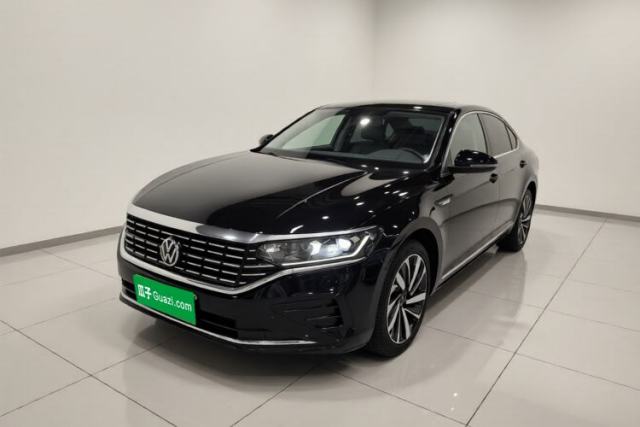 Ojetý Volkswagen Passat 2023 Revised 330TSI Elite Edition