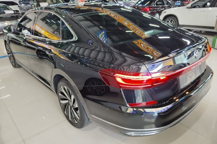 Used Volkswagen Passat 2023 Facelift 330TSI Luxury Edition Rear Left 45 Deg
